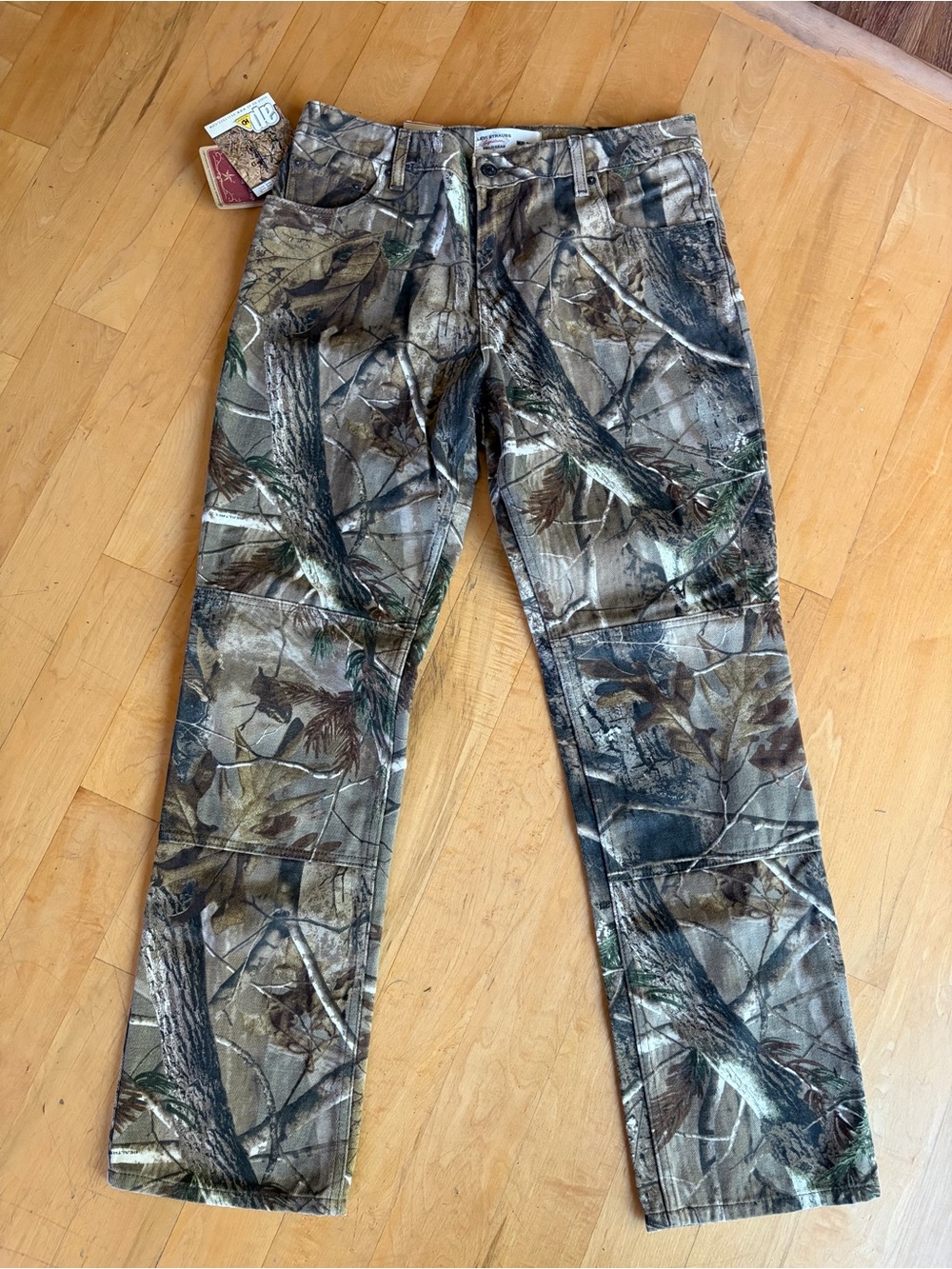 LEVI'S Field Gear Women’s NWT Camouflage Pants Sz 12 Hunting Outdoors Mid Rise
